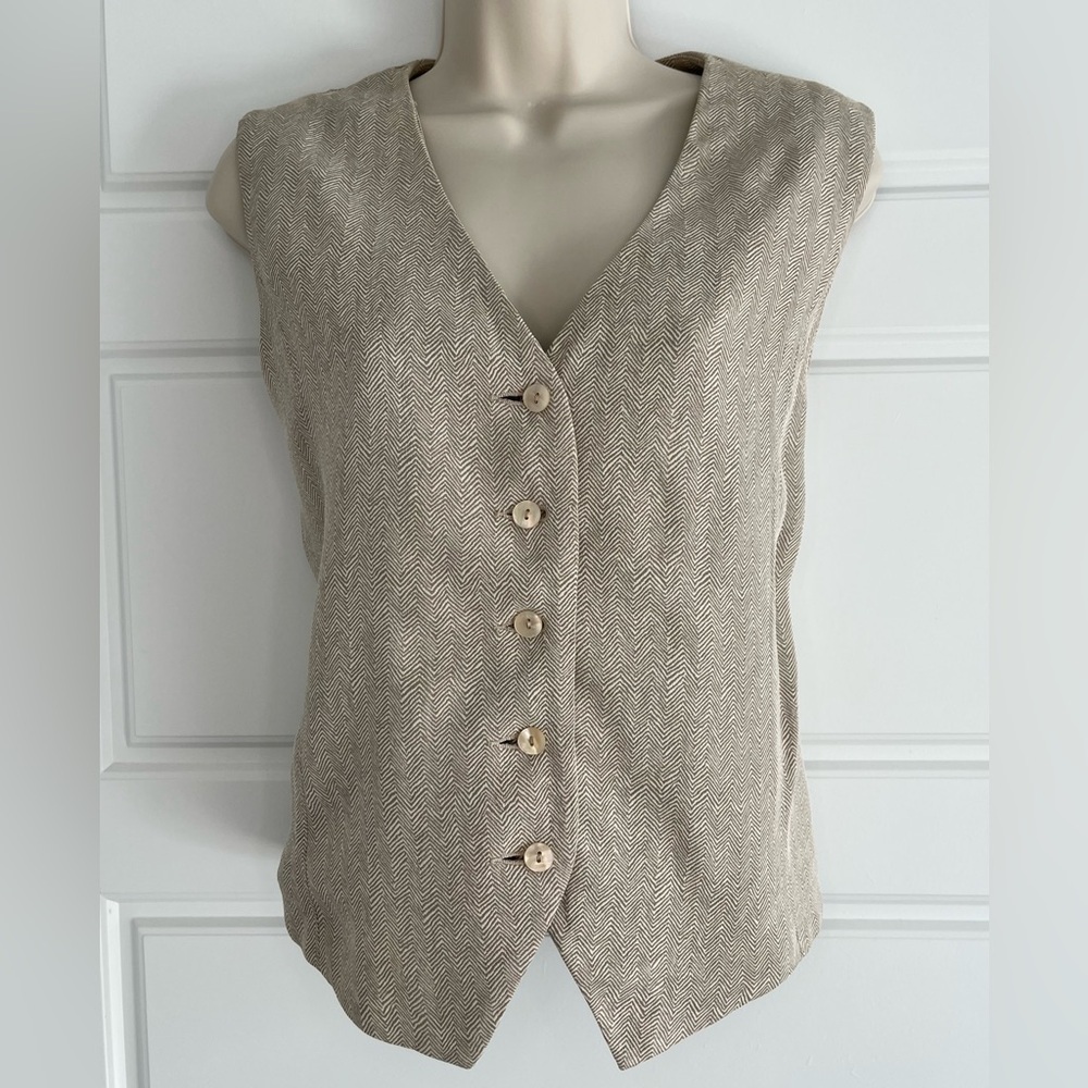 Vintage Saks Fifth Avenue Subtle Chevron Pattern Tan and Ivory Woman’s Vest M/L